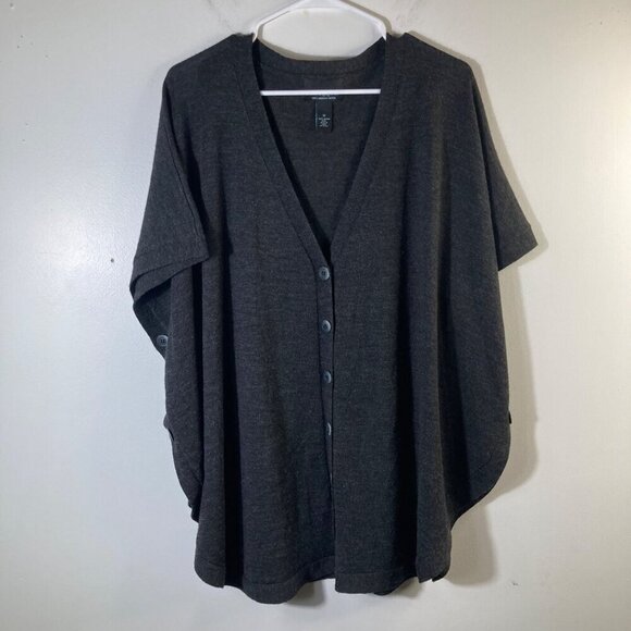 Womens Cynthia Rowley Merino Wool Sweater Poncho Gray Black M Wool Button Detail - Picture 2 of 7